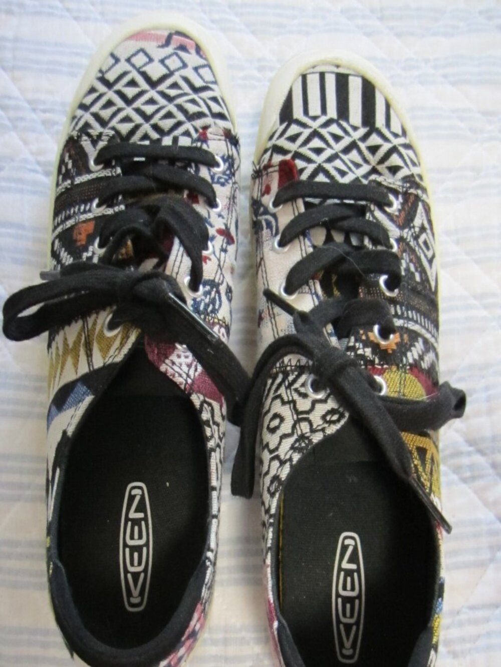 Keen Multicolor Patterned Lace-Up Sneakers - Black, White, Yellow, Red, Blue